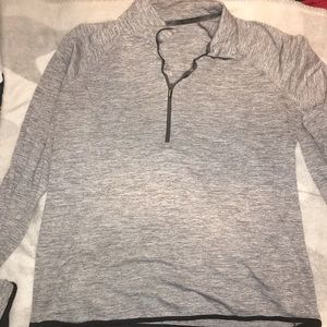 Underarmour grey, light sweatshirt